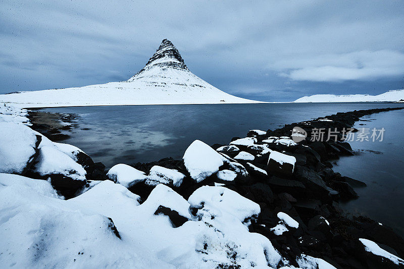 Kirkjufell -冰岛的冬天